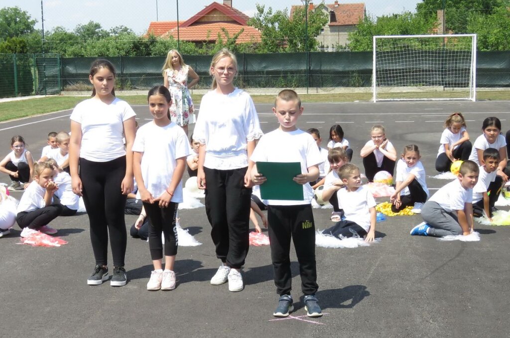 Izdvojeno odeljenje OŠ „Jevrem Obrenović“ u Mišaru dobilo dva sportska terena
