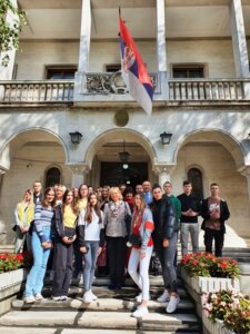 Učenici srednje Ekonomske škole iz Šapca posetili su Ambasadu Srbije u Sofiji