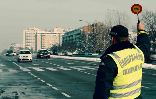 Loš dan na putevima - preminuo pešak povređen u Jevremovcu